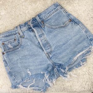 501 Levi’s shorts (medium wash) size 26